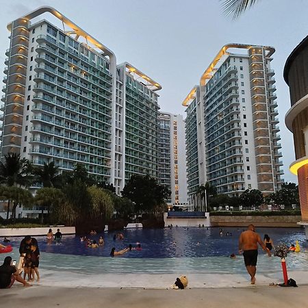 Manila Urban Resort At Azure Ngoại thất bức ảnh