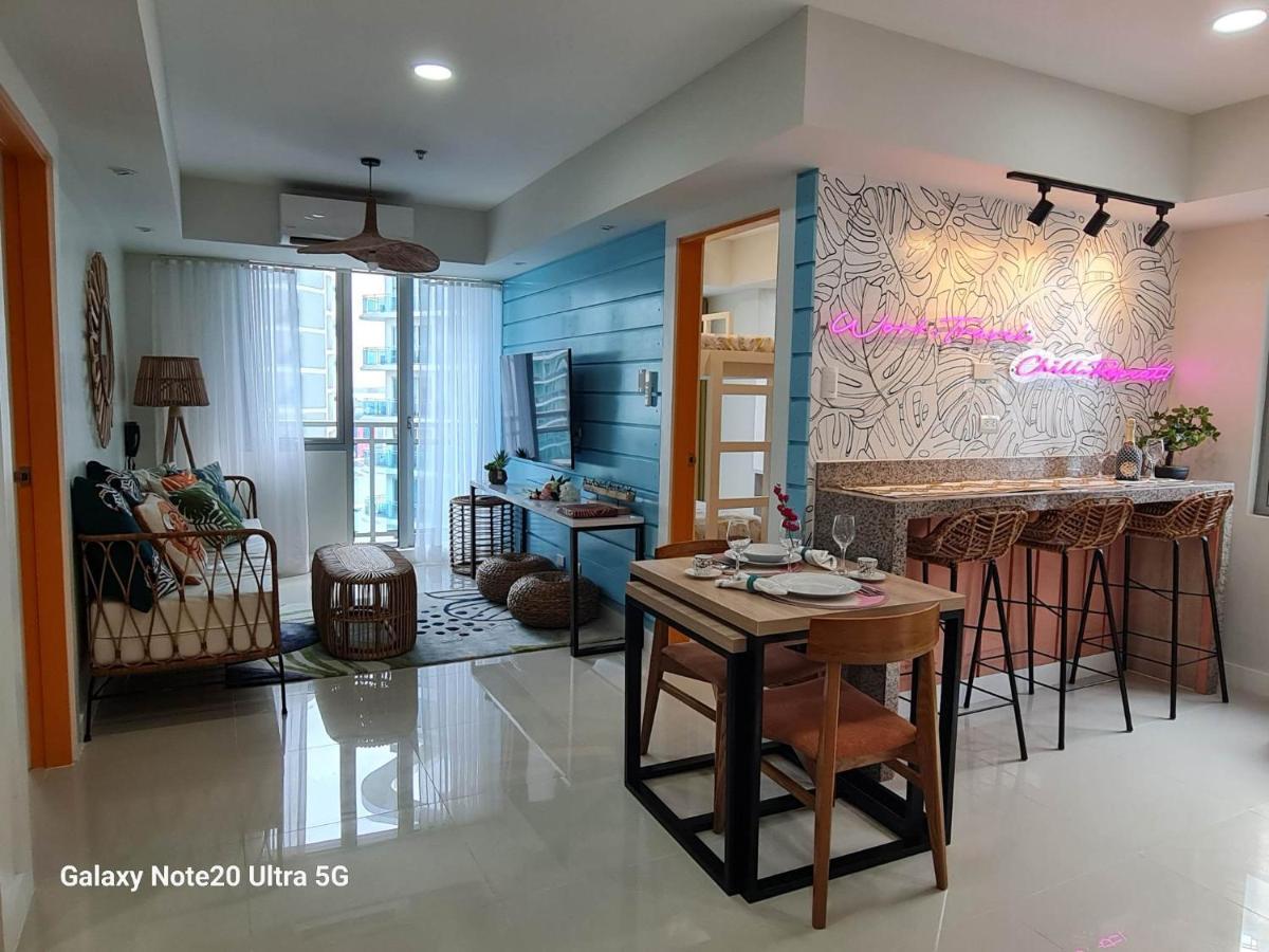 Manila Urban Resort At Azure Ngoại thất bức ảnh