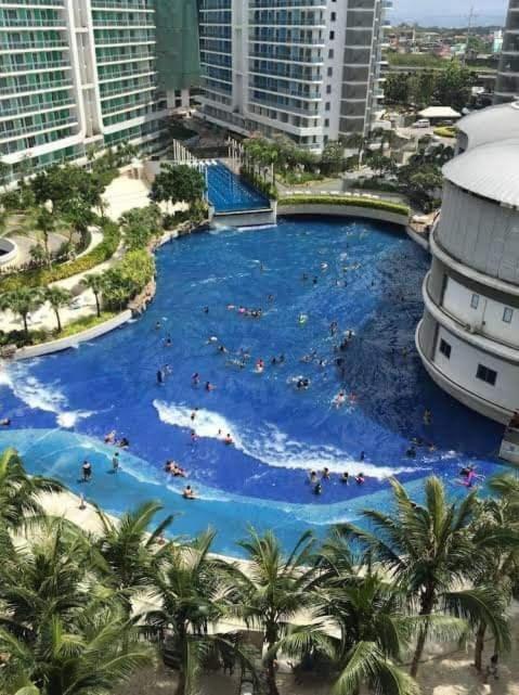 Manila Urban Resort At Azure Ngoại thất bức ảnh
