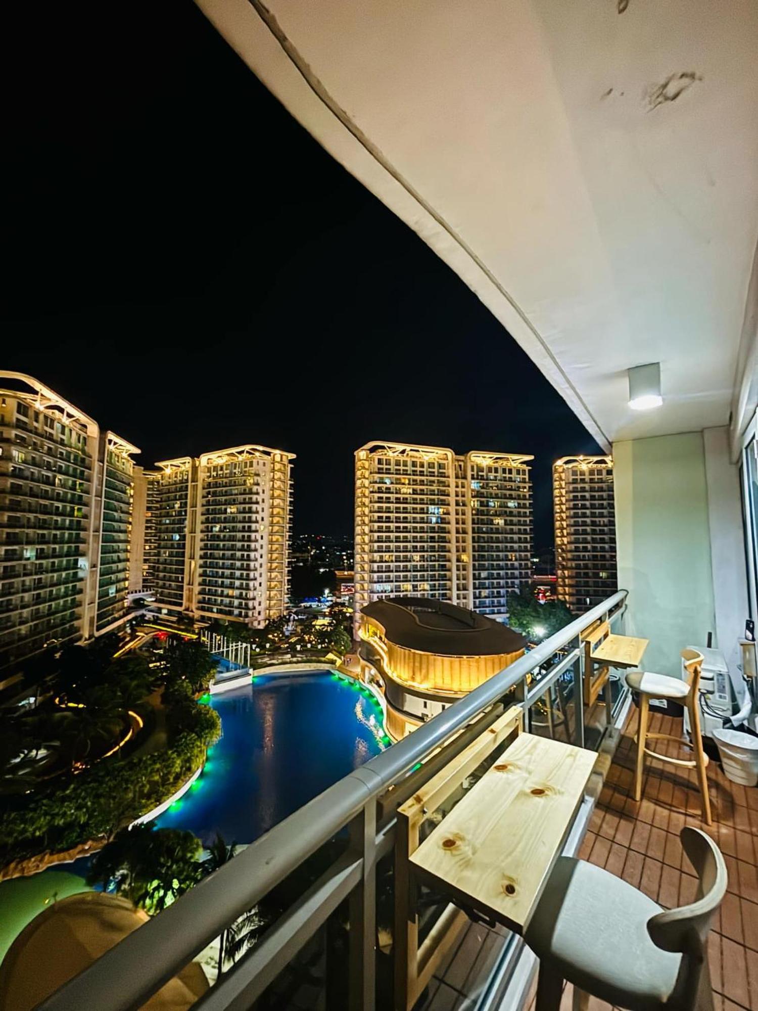 Manila Urban Resort At Azure Ngoại thất bức ảnh