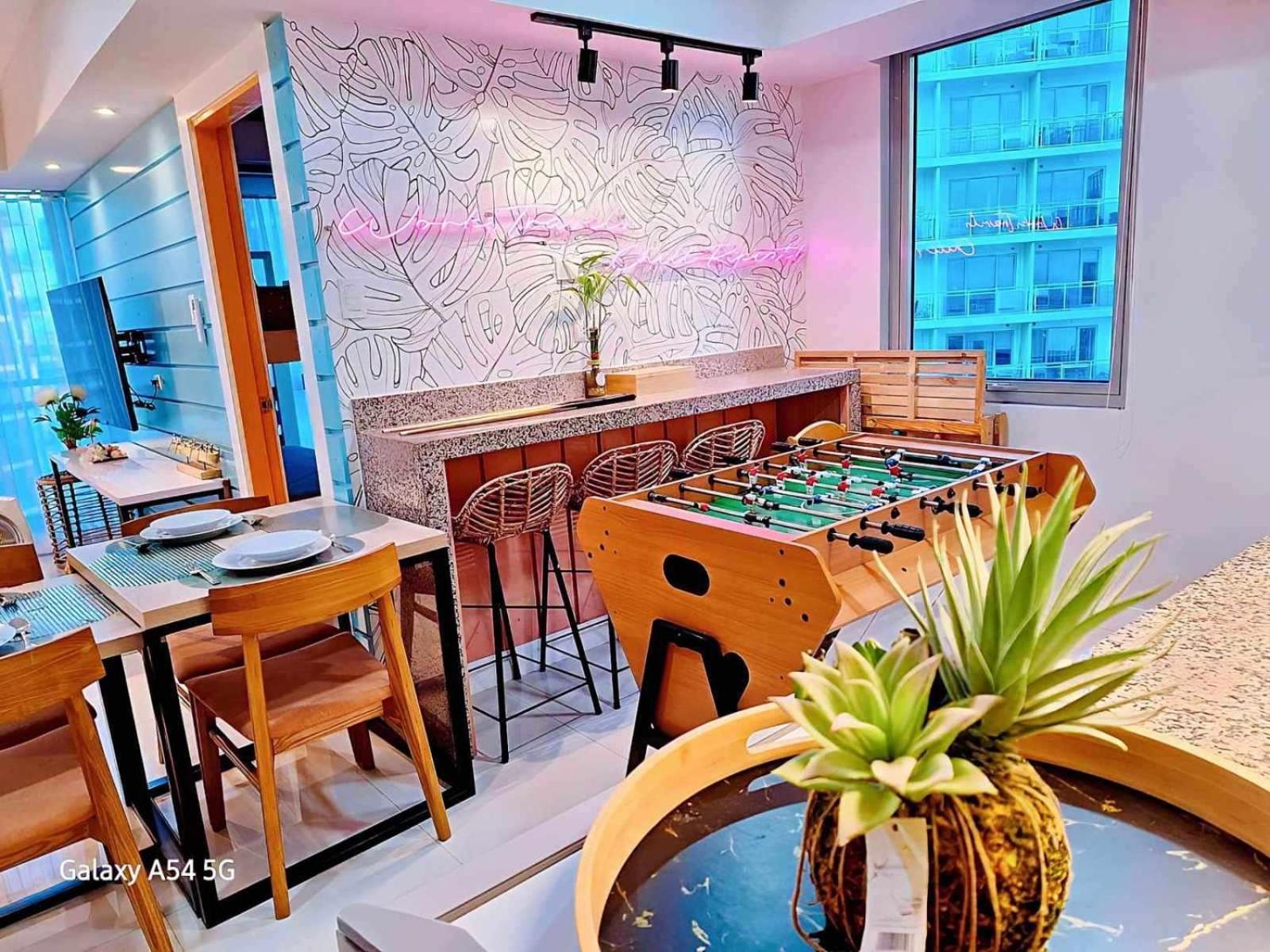 Manila Urban Resort At Azure Ngoại thất bức ảnh