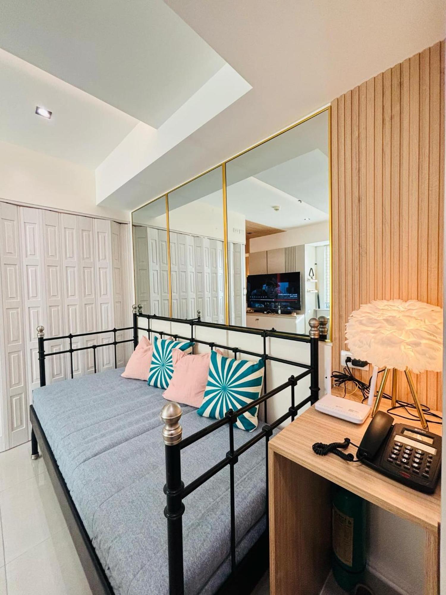 Manila Urban Resort At Azure Ngoại thất bức ảnh