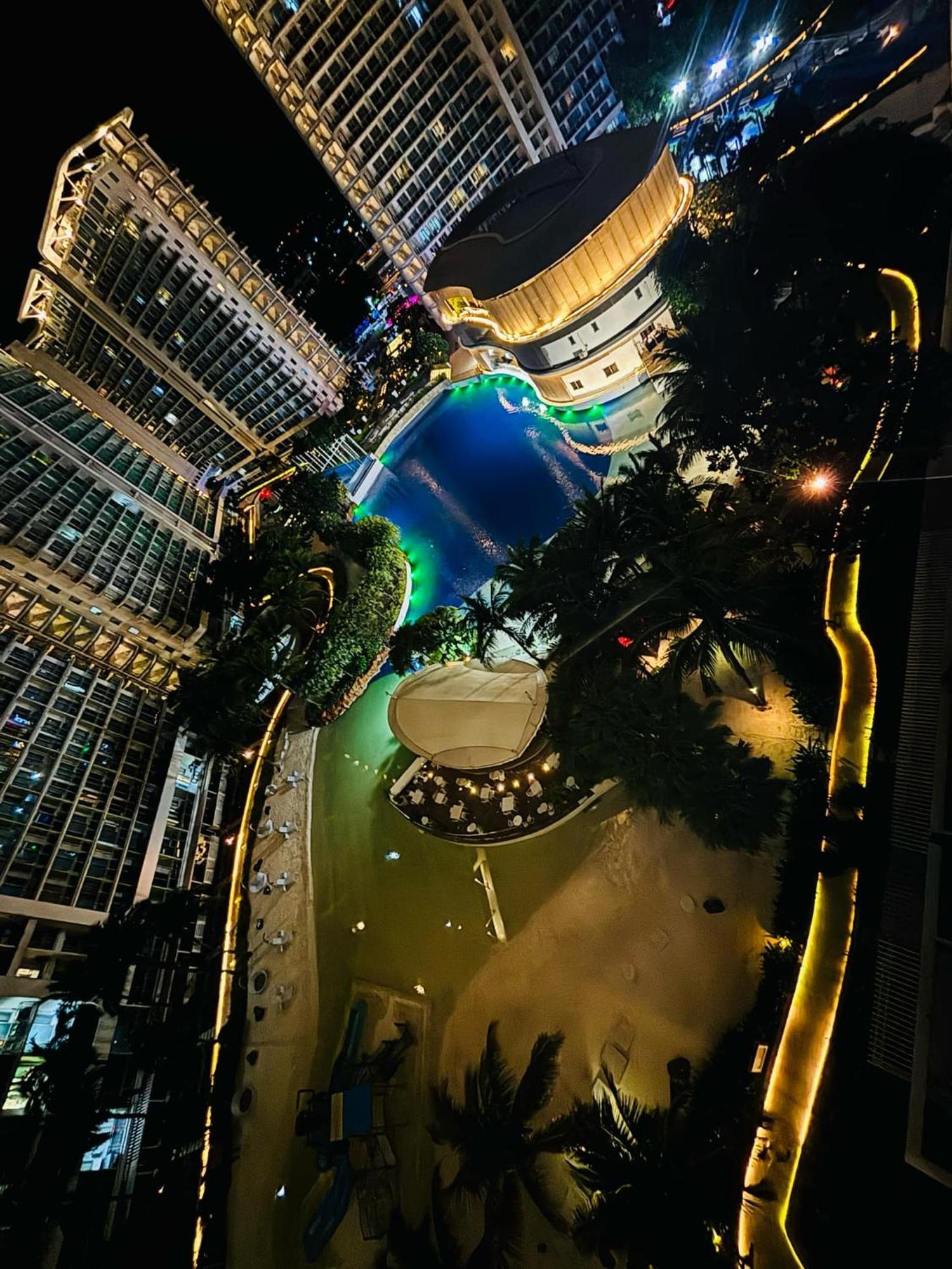 Manila Urban Resort At Azure Ngoại thất bức ảnh